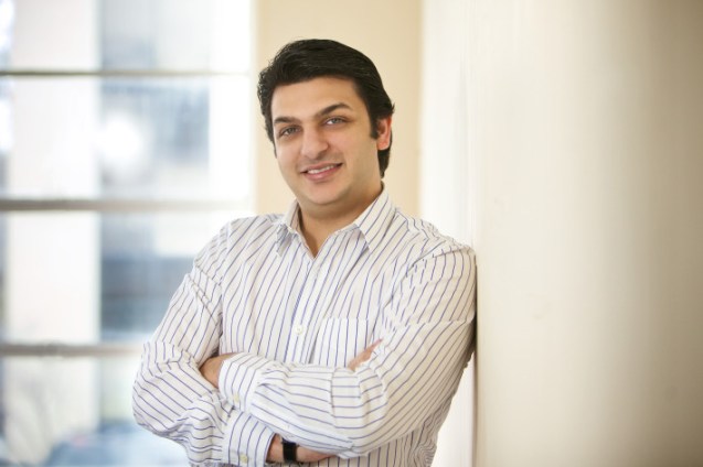 ahmedleaningwallsmileperfect3